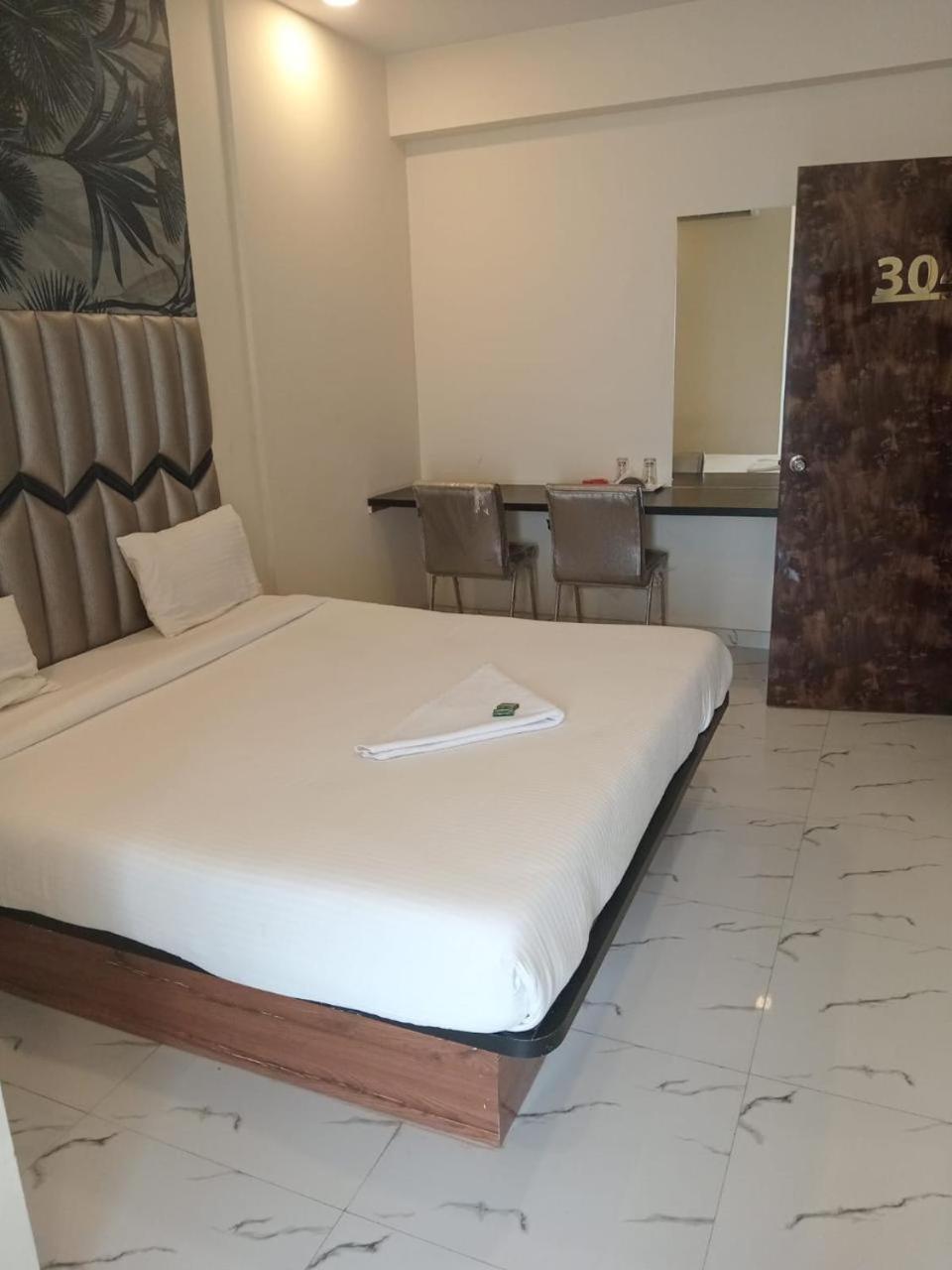 New Balaji Residency By Glitz Hotels Ulhāsnagar エクステリア 写真