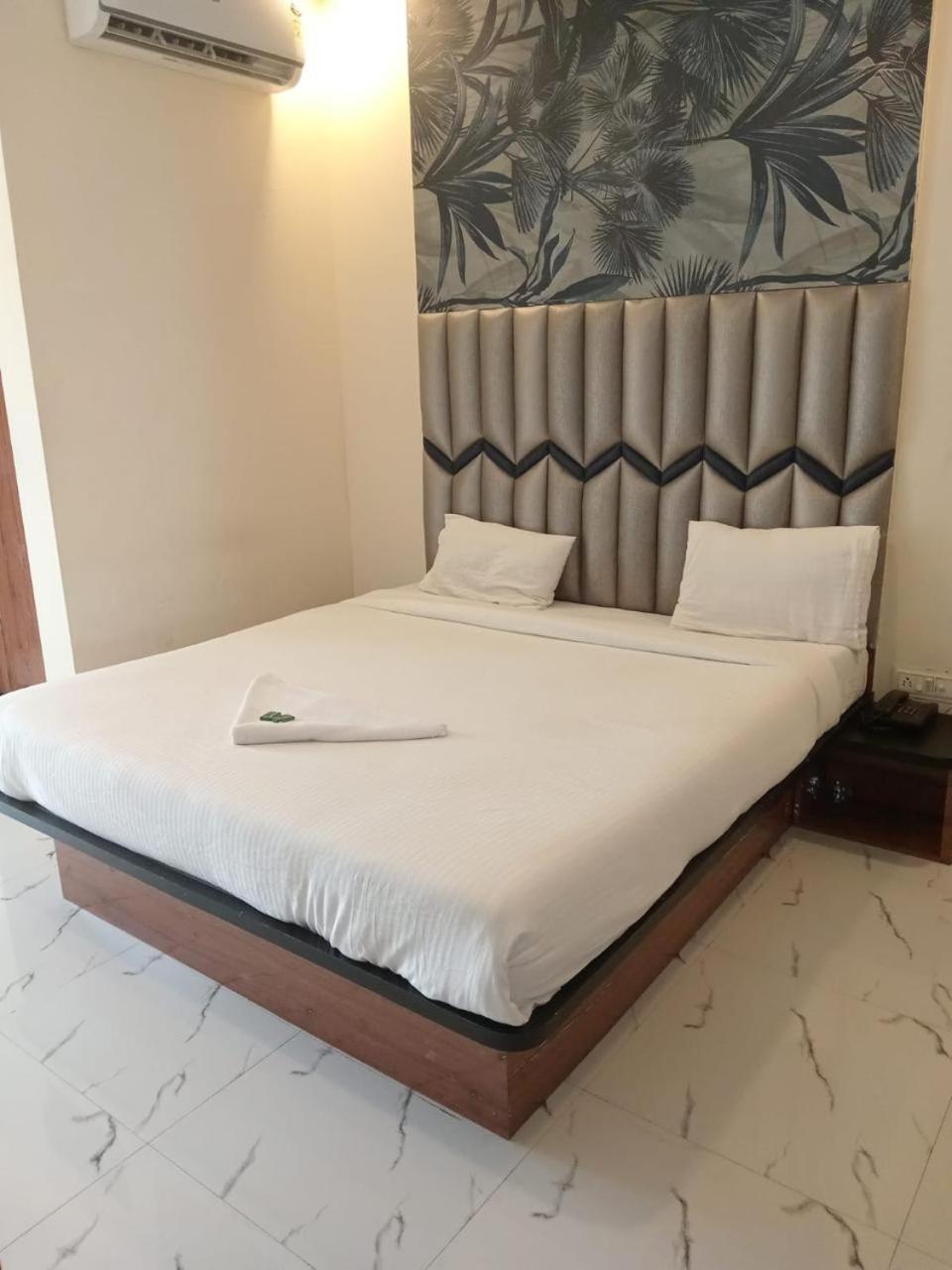 New Balaji Residency By Glitz Hotels Ulhāsnagar エクステリア 写真