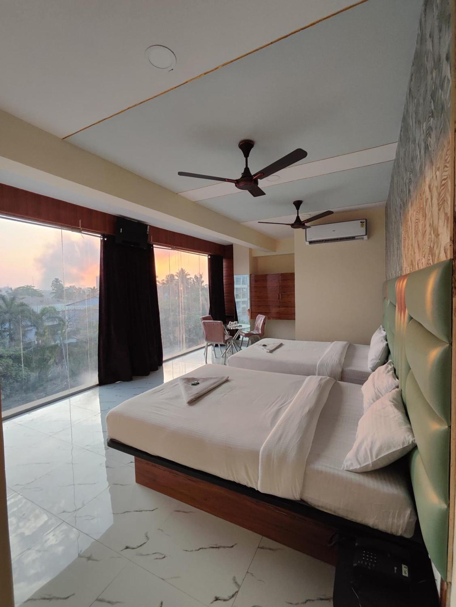 New Balaji Residency By Glitz Hotels Ulhāsnagar エクステリア 写真